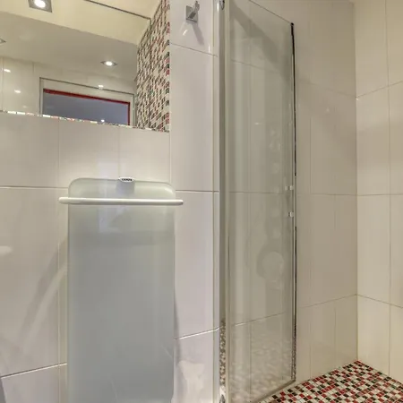 Appartement Branded New And Comfy - Heart Of 3 Parijs